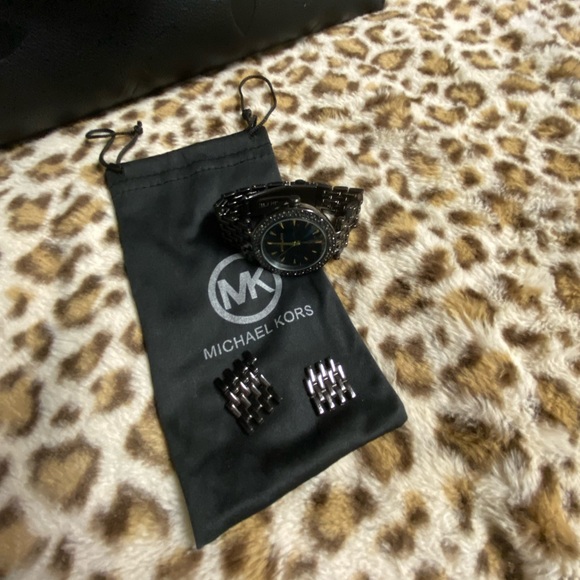 Michael kids watch with diamonds - Picture 1 of 4